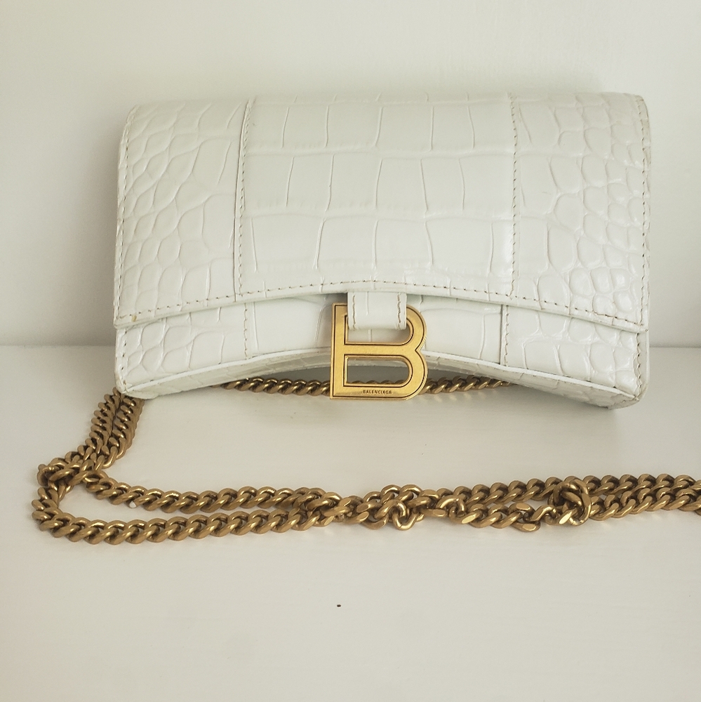Balenciaga wallet on chain